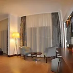Small Otel