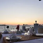 Hotel Small 4*