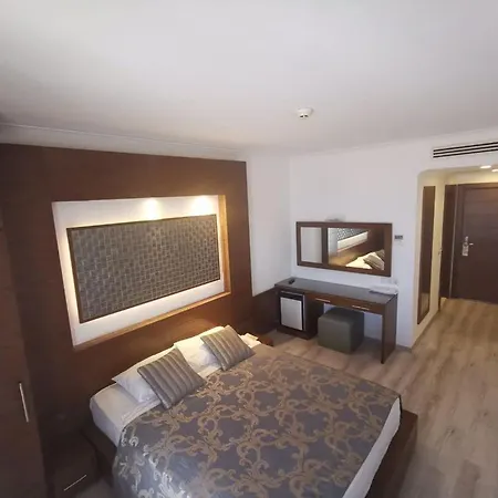 酒店 Small 图尔古特雷斯