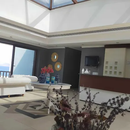 Hotell Small 4*