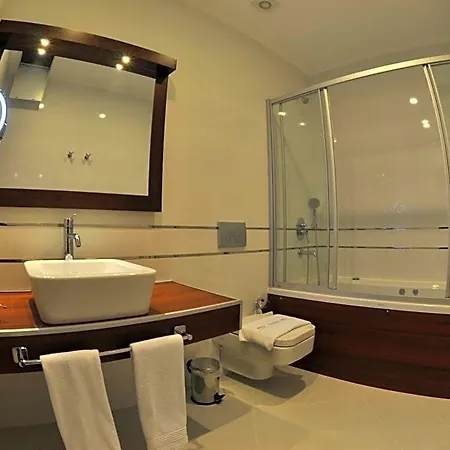 Hotel Small 4*