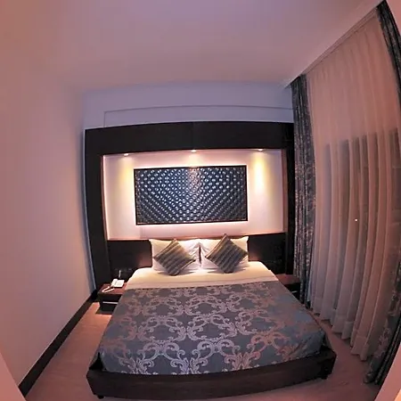 Hotel Small 4*