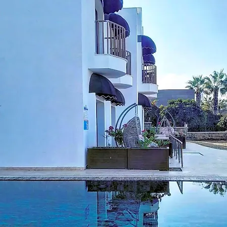 Ξενοδοχείο Small