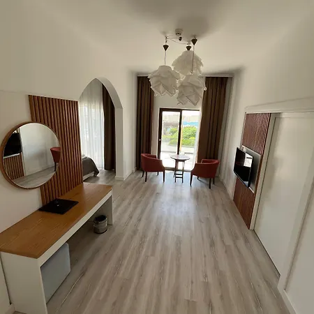 Small Hotell 4*