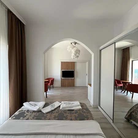 Small Hotell 4*