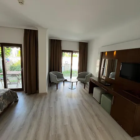 Small Hotell