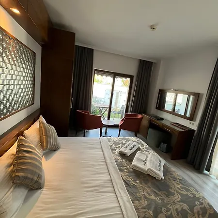 Small Hotell