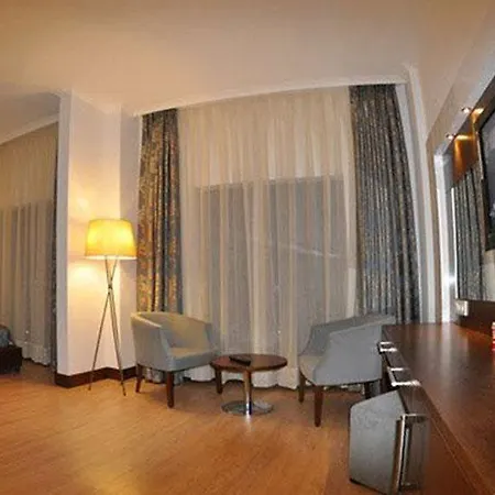 Small Hotell