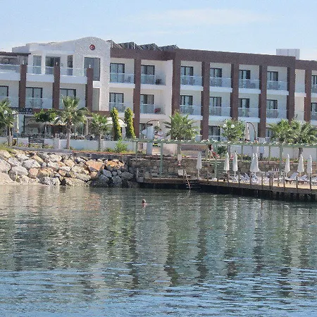 Small 4* 图尔古特雷斯